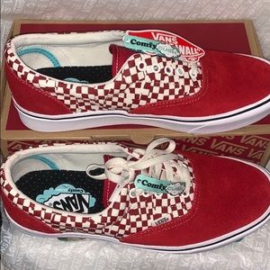 >Ⓜ️COMFYCUSH ERA TEAR CHECKERED WHITE CANVAS RED SUEDE LOW TOP BRAND NEW 😍VANS